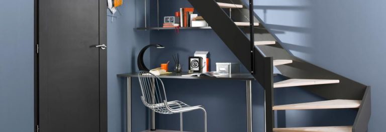 Bureau sous escalier