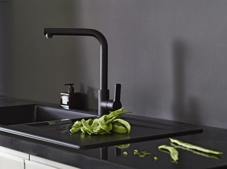 Robinet de cuisine noir mat